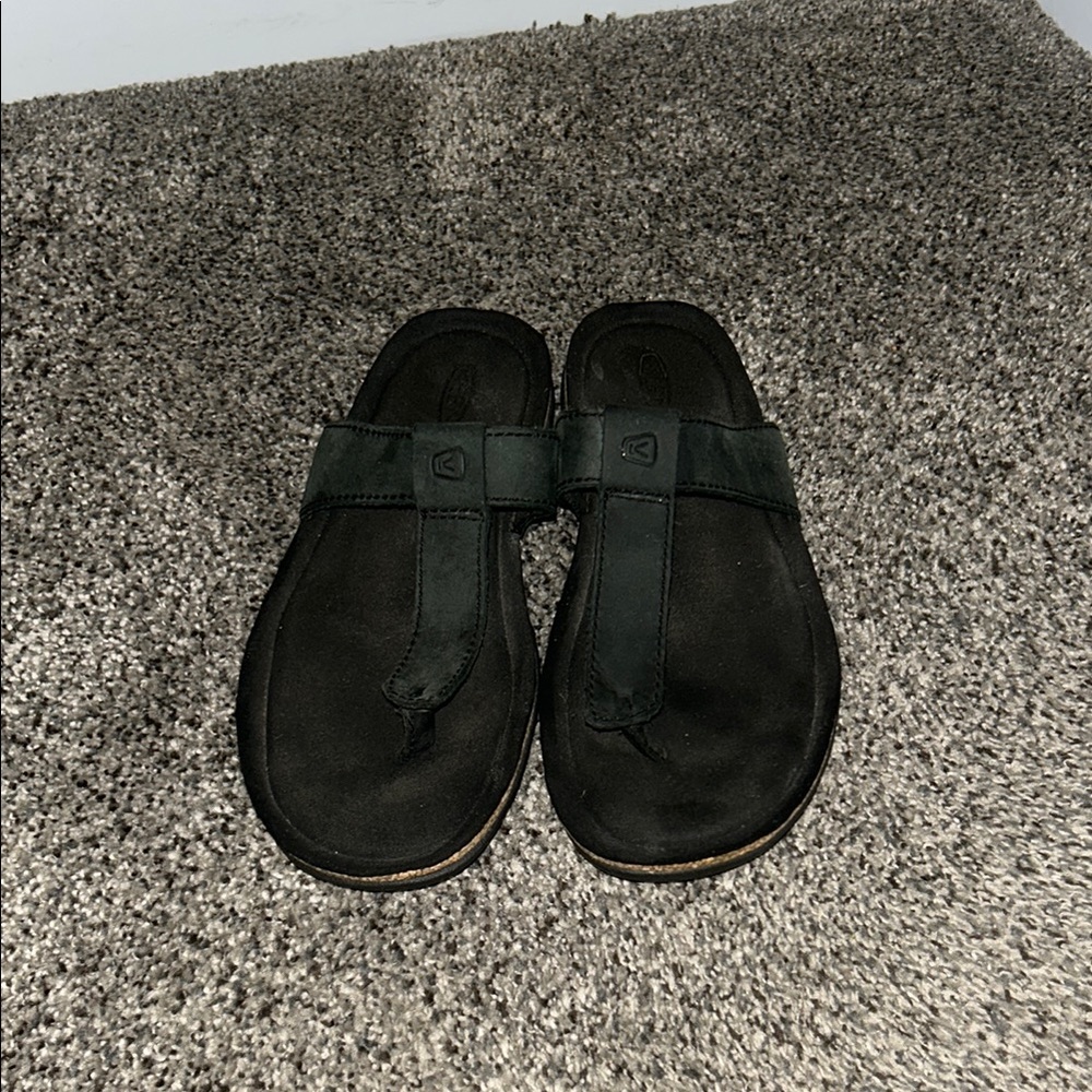 Keen Black Sandals Minimalist Design